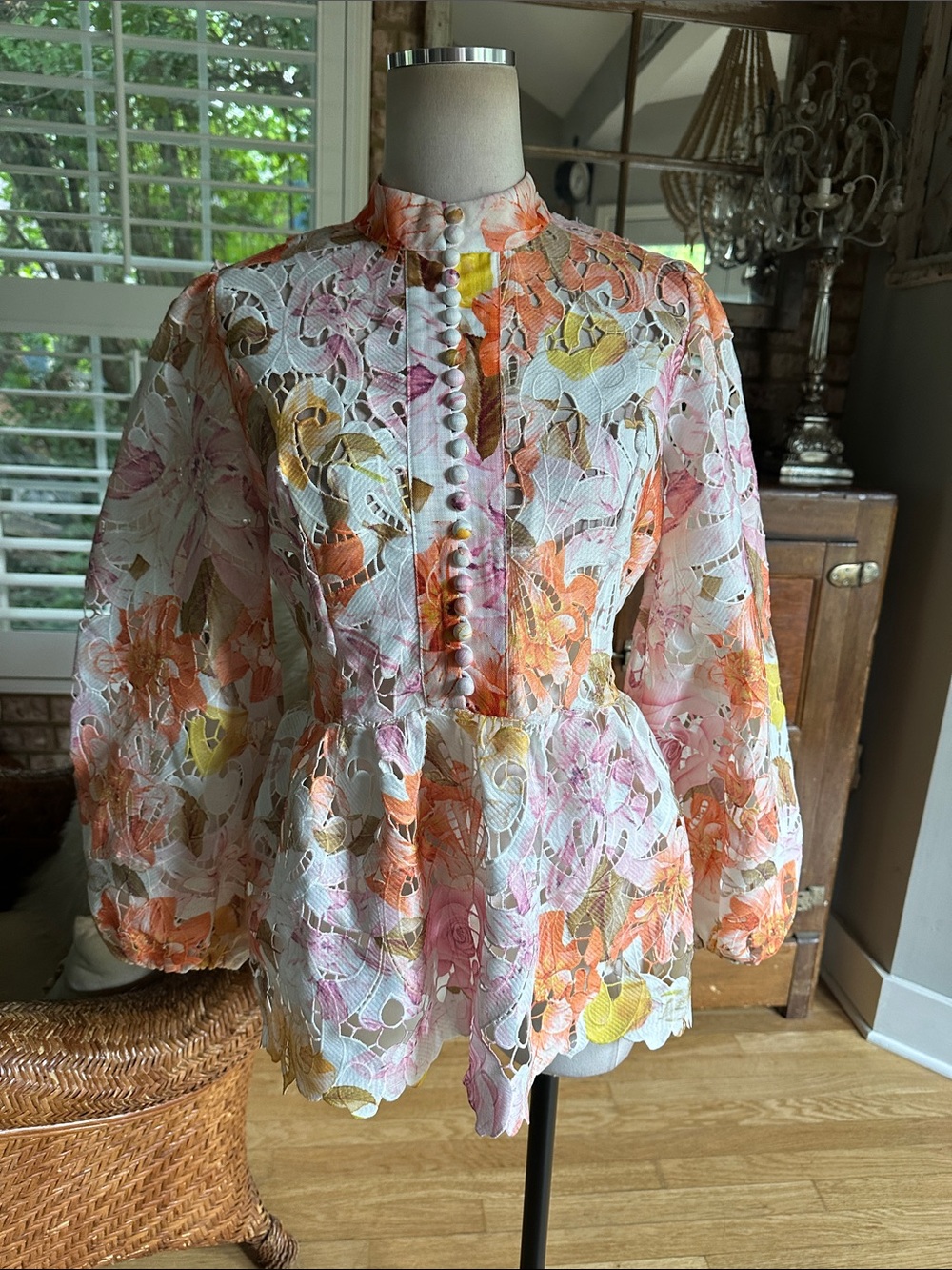 BENAAR LA LUXURY LACE SHEER LONG SLEEVE HIGH NECK TOP SMALL EXCELLENT